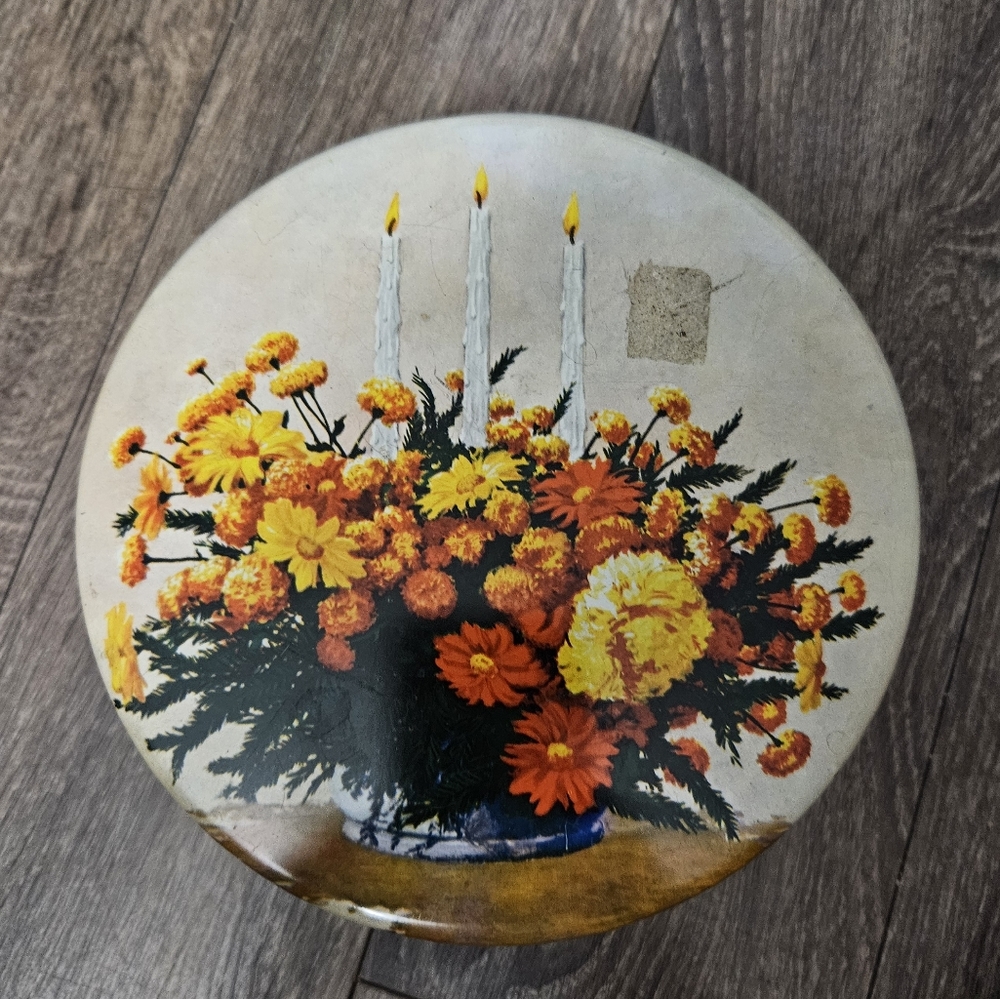 Vintage floral tin